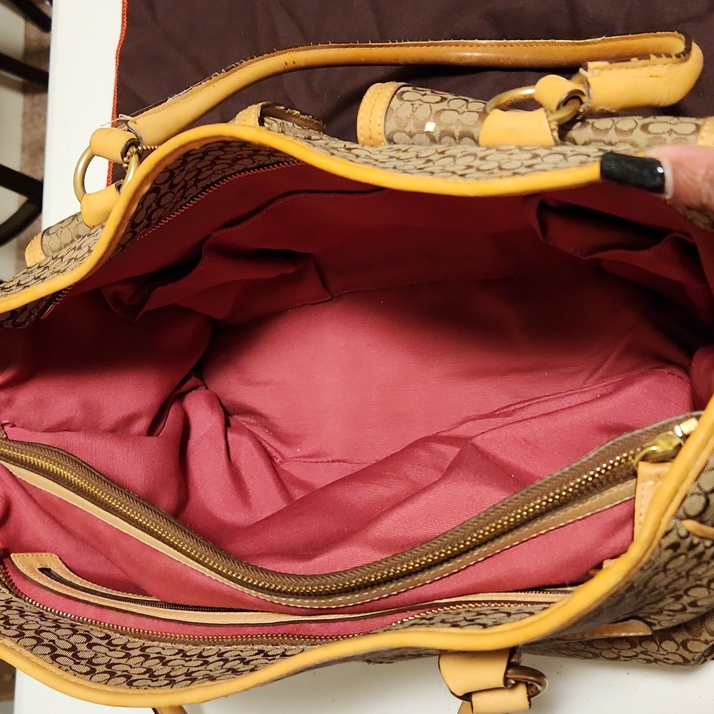 Coach Brown and Tan Large Signature Laptop bag (NEEDS  MINOR HANDLE REPAIR) - Picture 10 of 16
